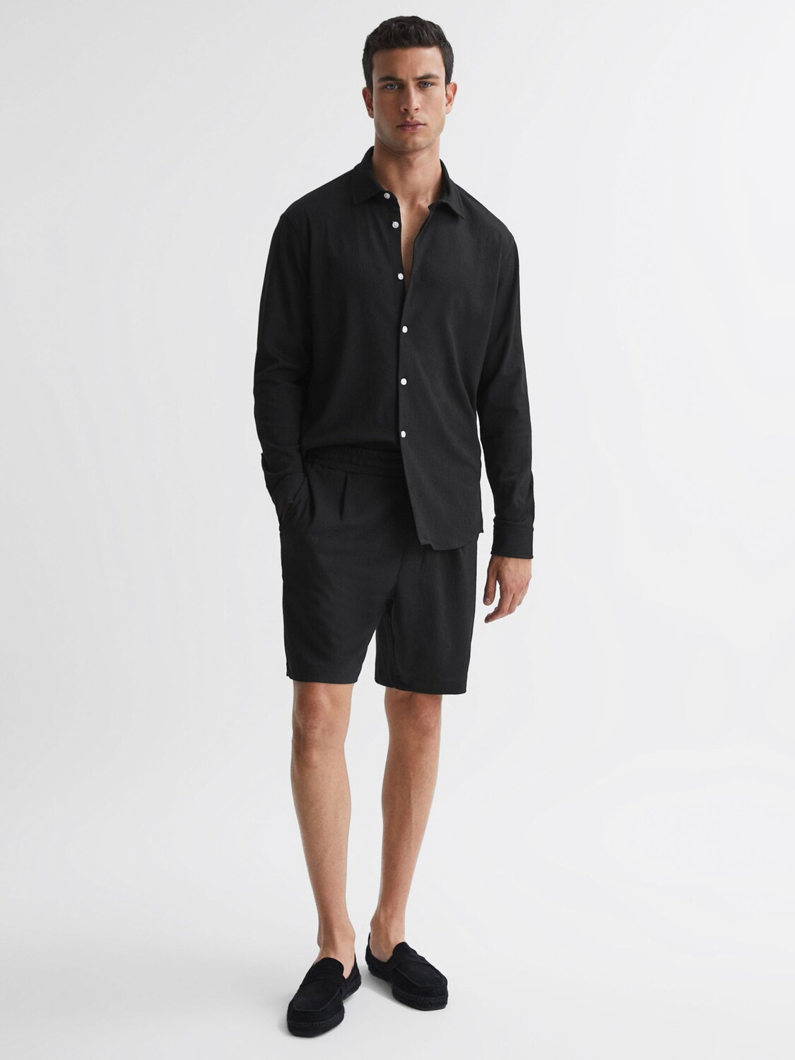 

Reiss Riad Текстурированные шорты на шнурке, черные