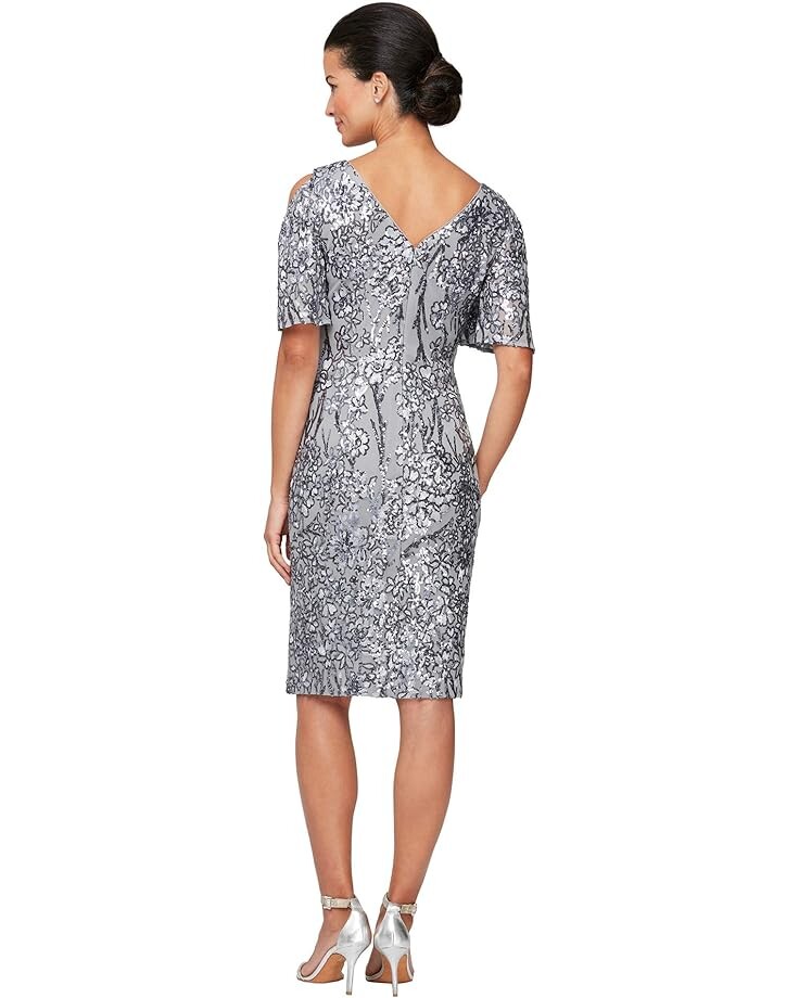 

Платье Alex Evenings Short V Neckline Sheath Dress with Cold-Shoulder Flutter Sleeves, серебряный, Серый
