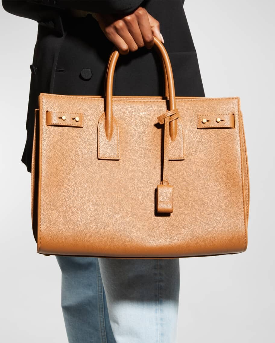 

Сумка Sac de Jour среднего размера с ручкой сверху Saint Laurent