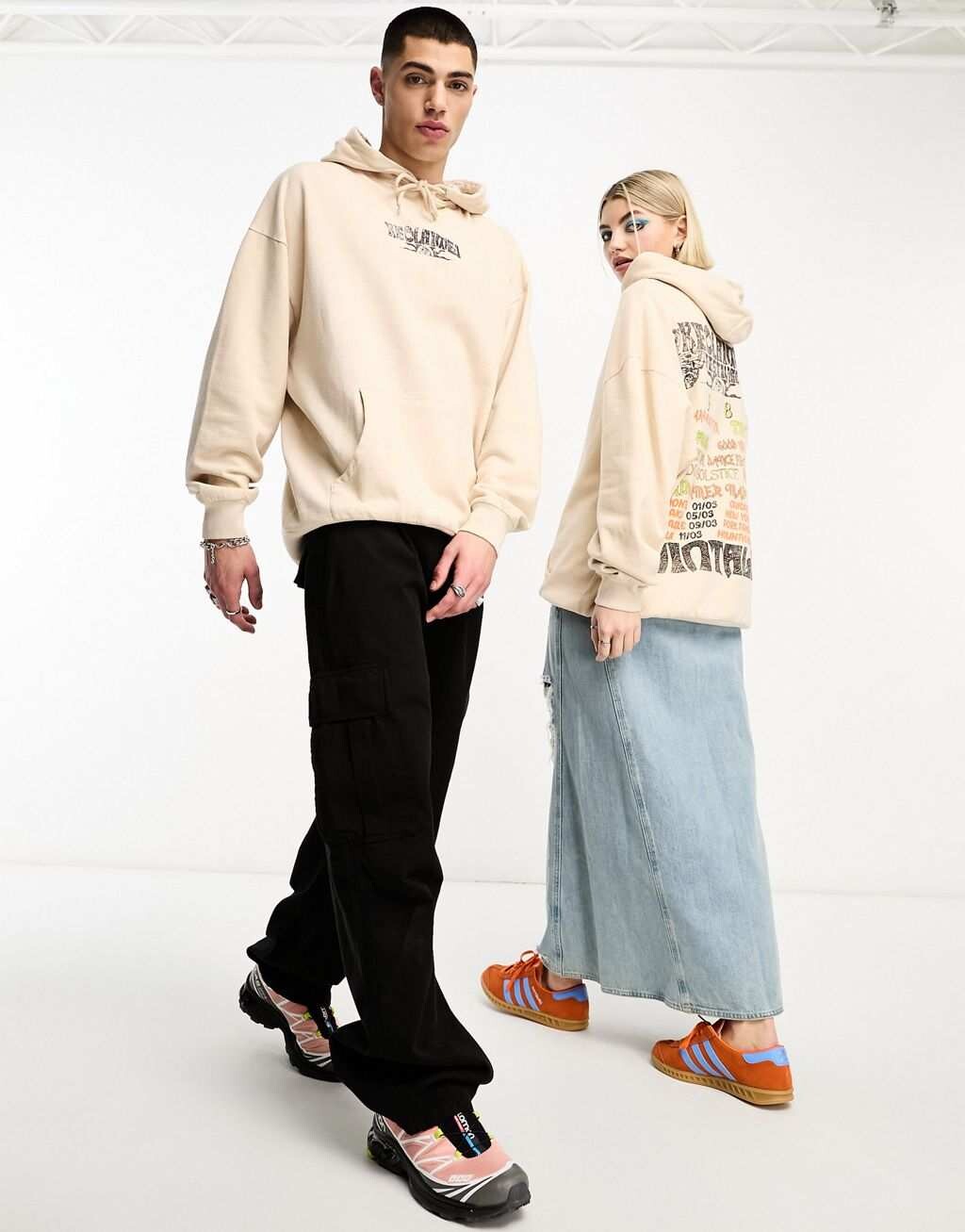 

Худи унисекс с фестивальным принтом Reclaimed Vintage цвета экрю