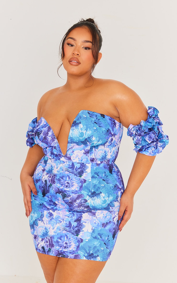 PrettyLittleThing Плюс синее облегающее платье с V-образным вырезом и рукавами с рюшами и цветочным принтом