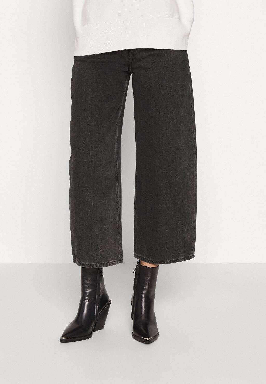 

Джинсы Bootcut DRYKORN