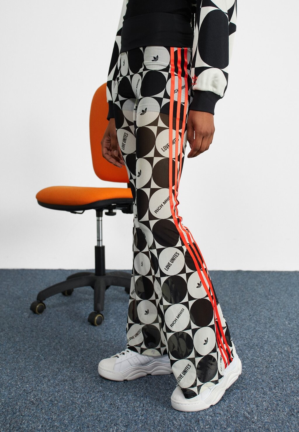 

Леггинсы adidas Originals, мультиколор