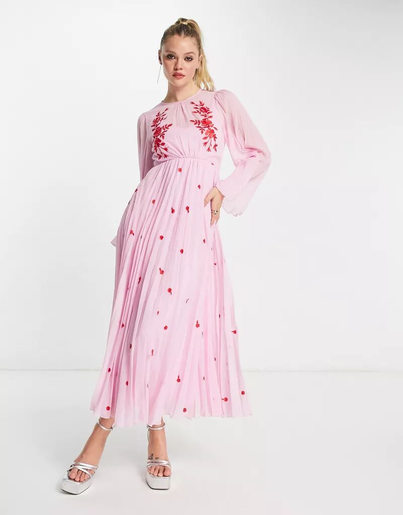 цена Розовое платье миди с длинными рукавами и завязкой на спине ASOS, плиссированной юбкой и красной вышивкой