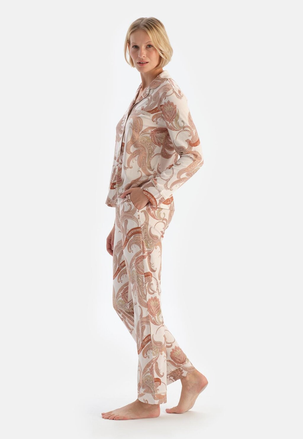 

Пижамный комплект PAISLEY LONG SLEEVE COLLAR REGULAR WAIST DAGI, кремовый