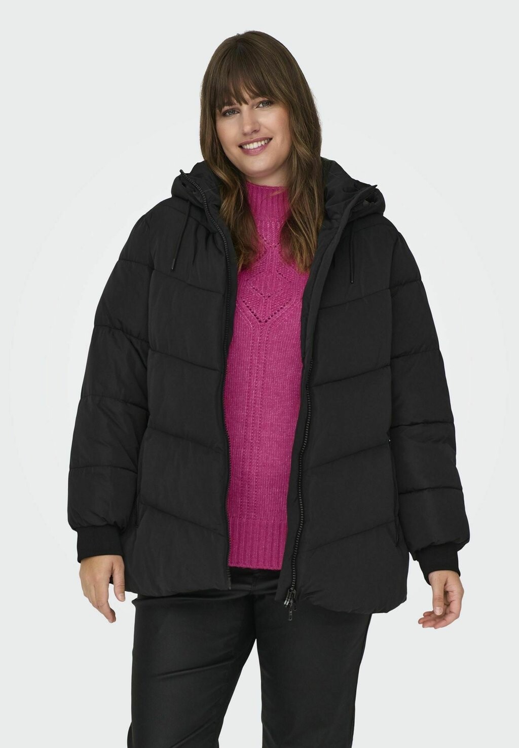 

Куртка ONLY Carmakoma WATTIERTE CURVY, черный