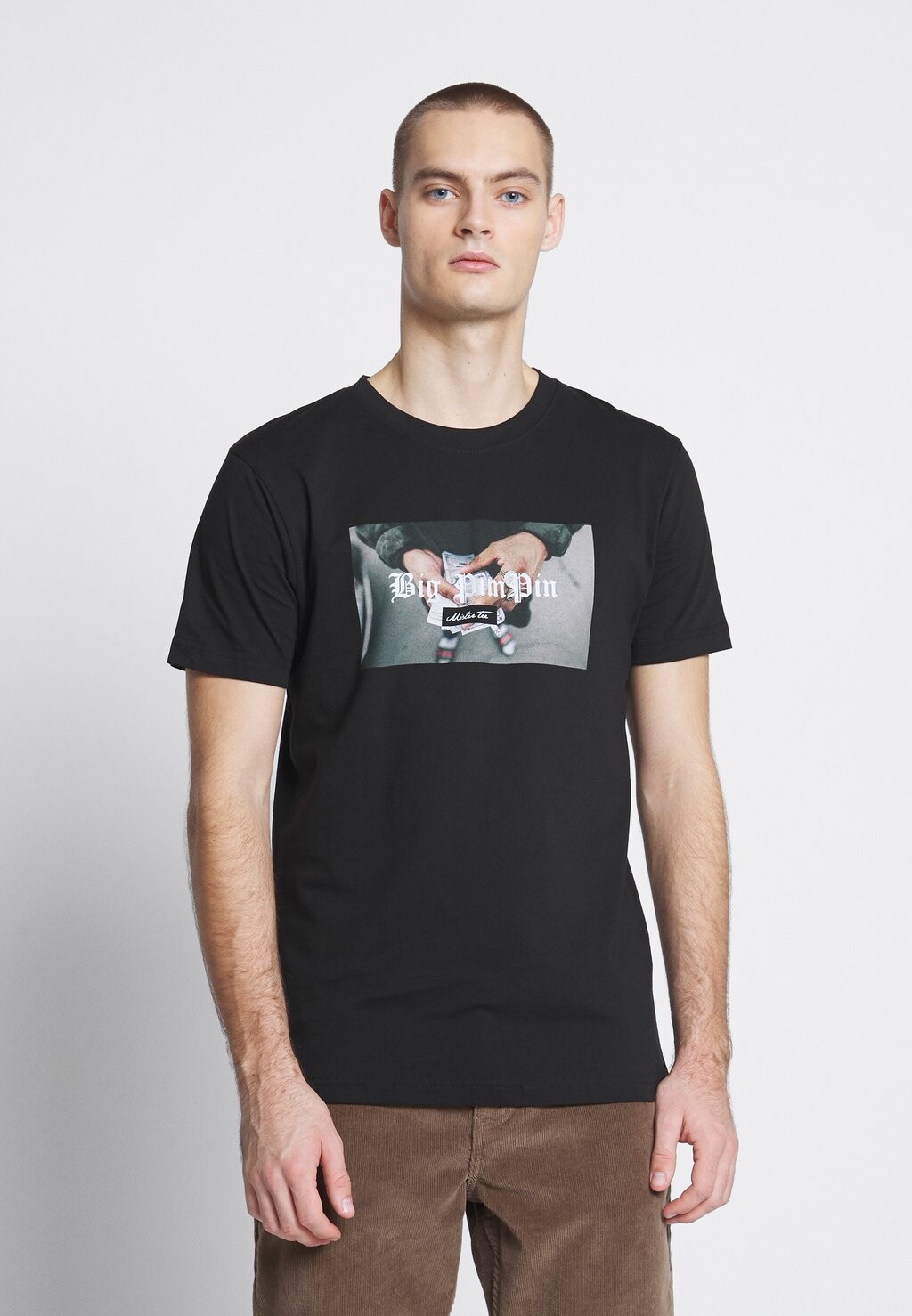 

Футболка с принтом Mister Tee, черный