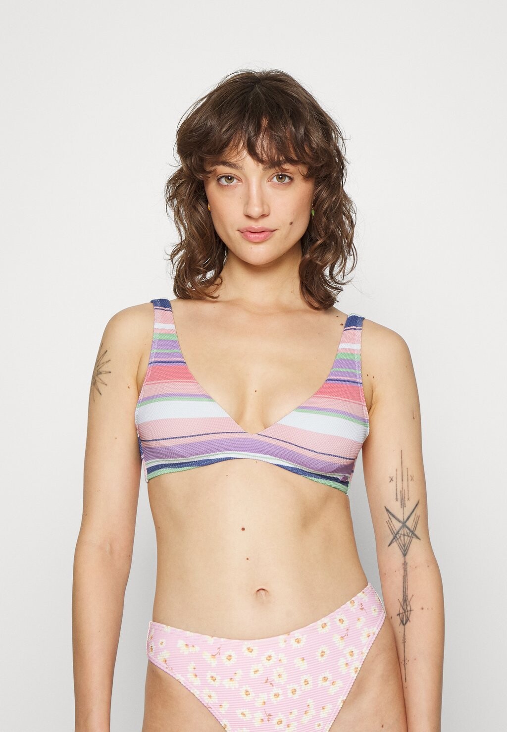 

Верх бикини ENDLESS SWELL ELONGATED Roxy, бижутерия синий