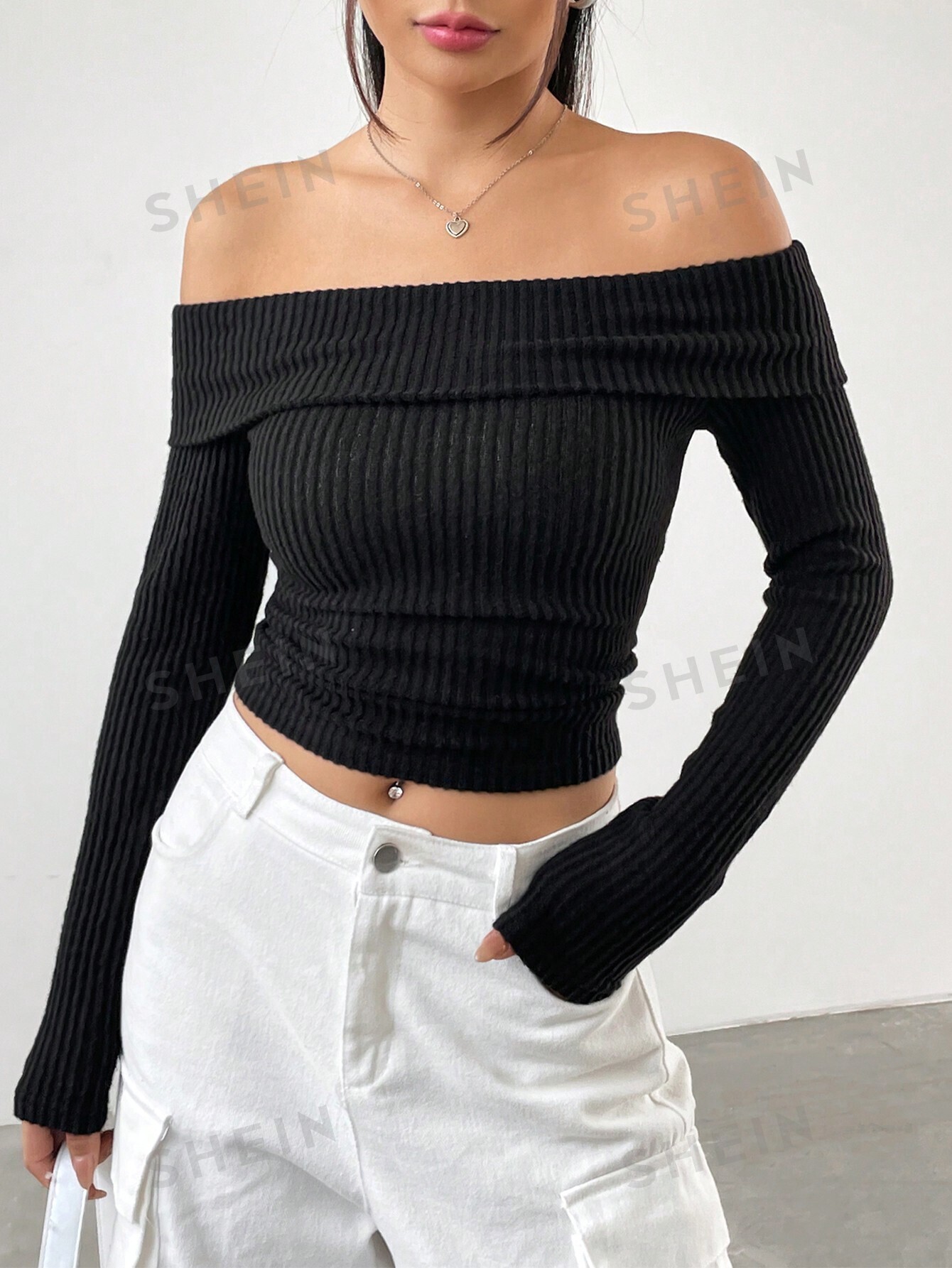 цена SHEIN EZwear Женская однотонная укороченная футболка с открытыми плечами и открытыми плечами, черный