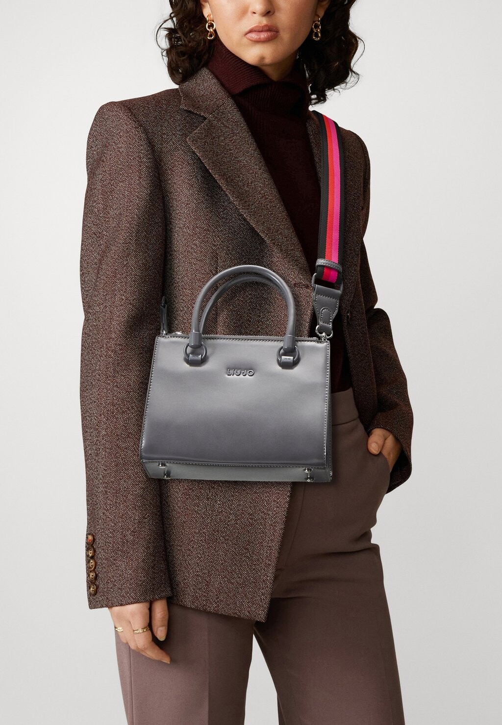

Ручная сумка SATCHEL DOUBLE ZIP LIU JO, виноградный сок