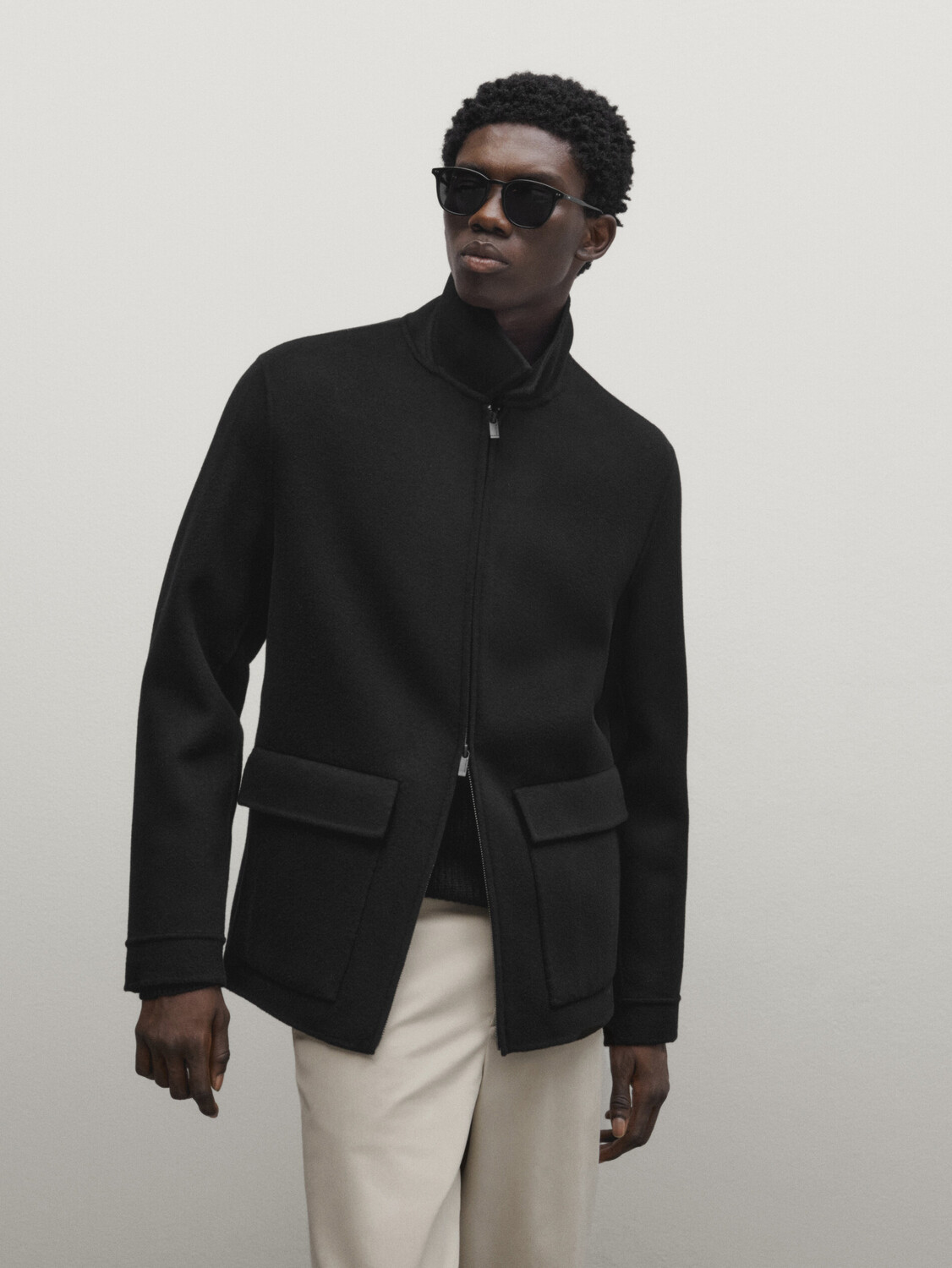 

Шерстяная куртка на молнии Massimo Dutti, черный