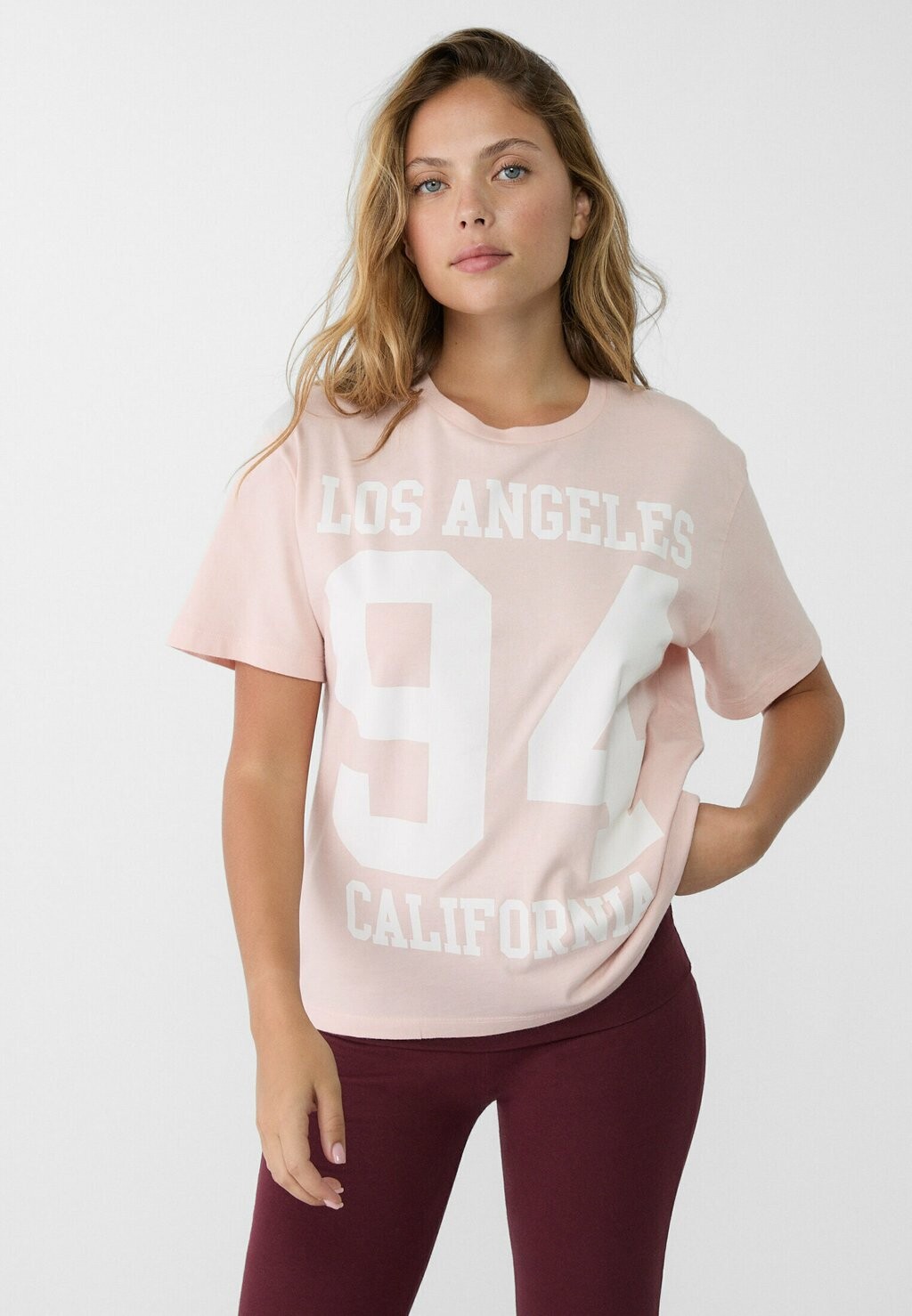 

Принт на футболке SHORT SLEEVE PLACEMENT Stradivarius, розовый