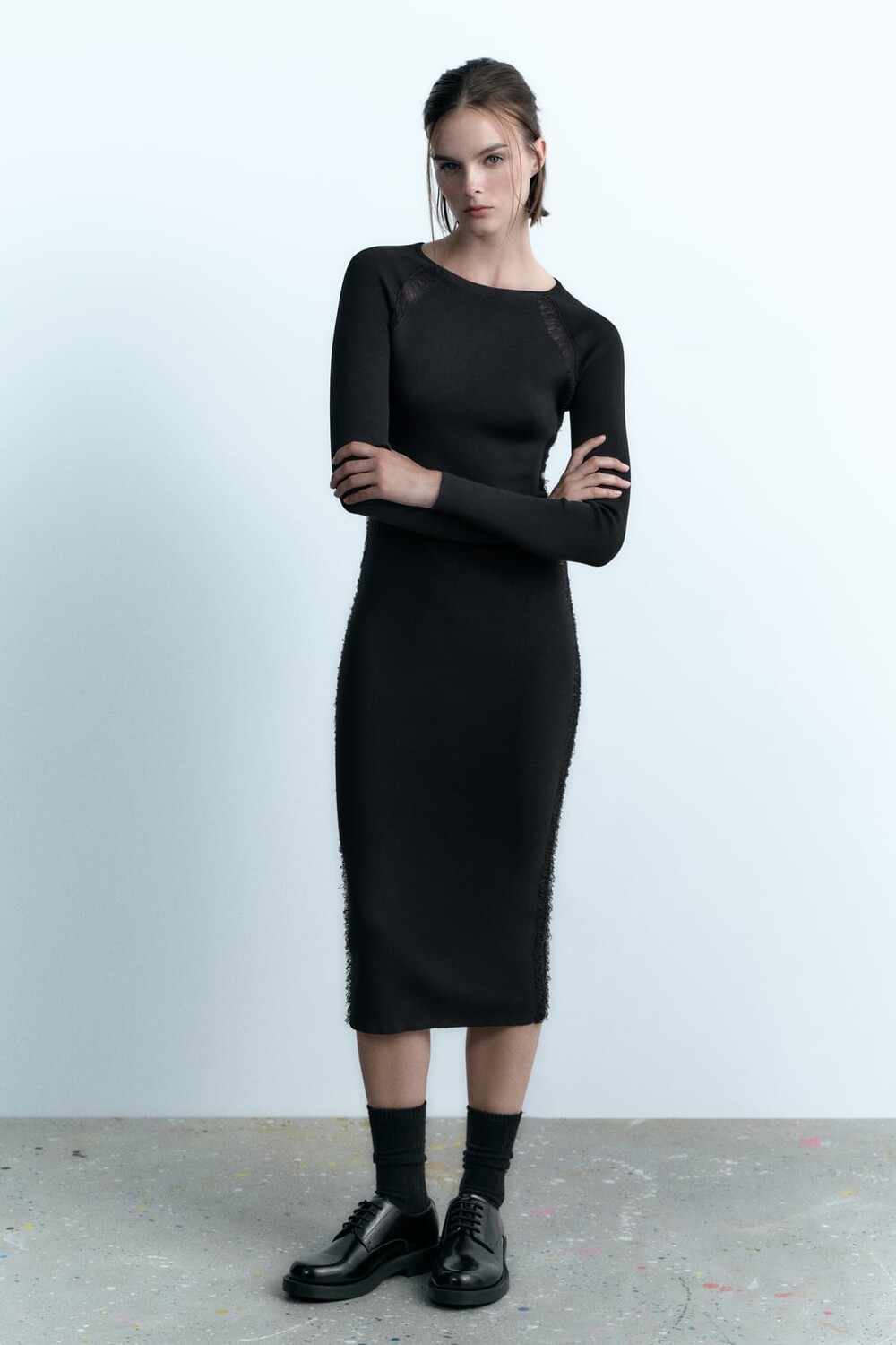

Трикотажное платье с контрастными деталями ZARA, черный
