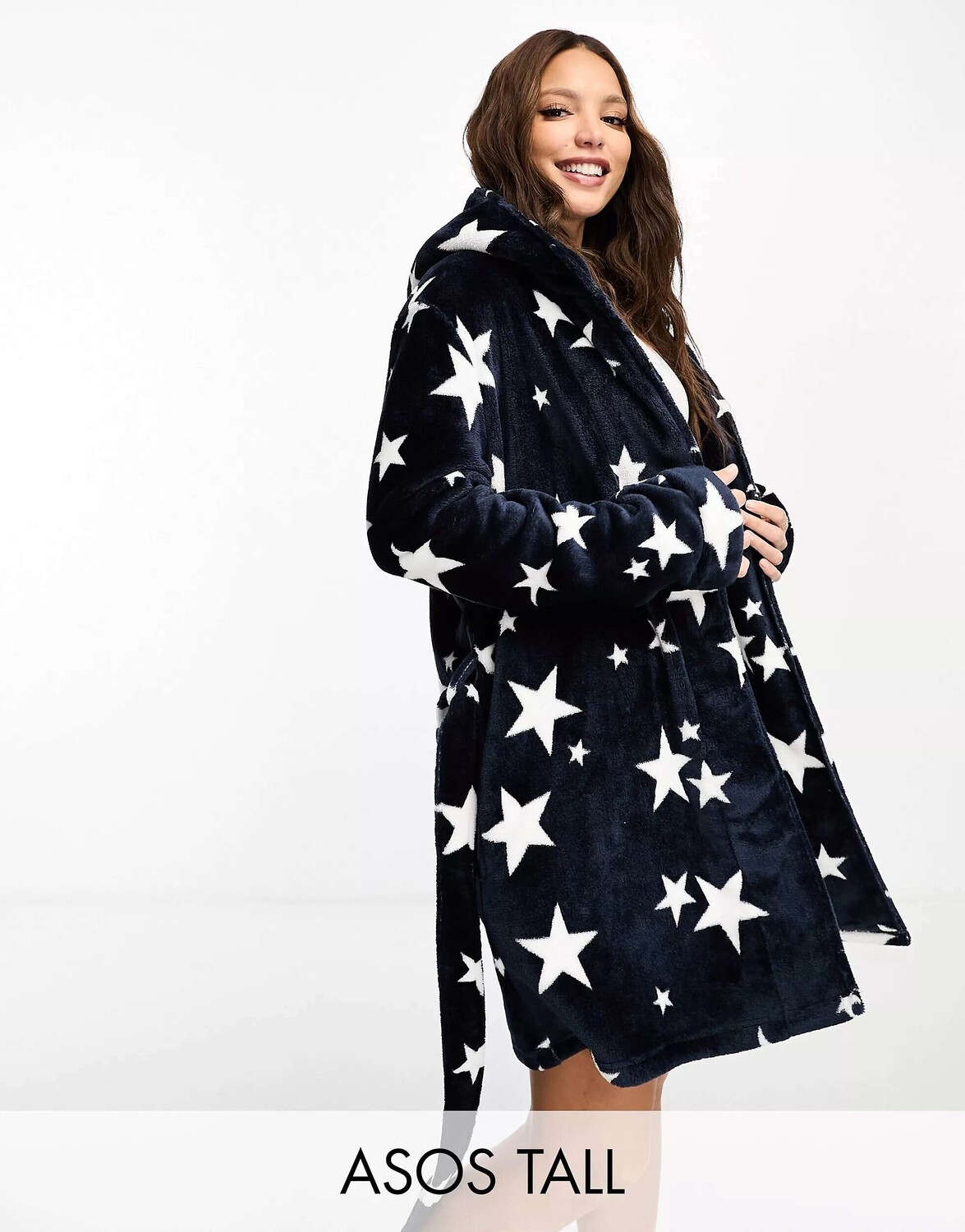 

Темно-синий супермягкий флисовый мини-халат со звездами ASOS DESIGN Tall