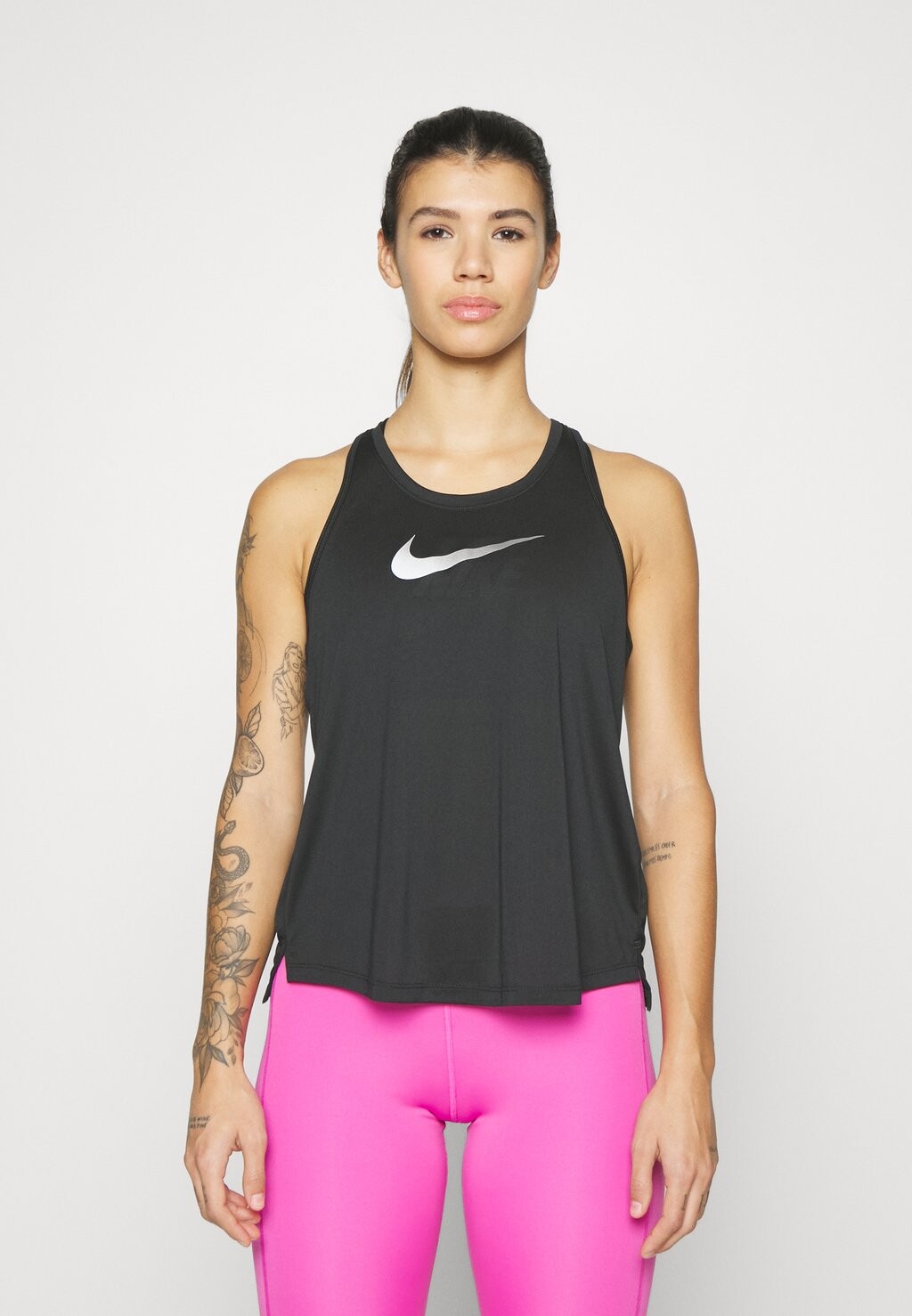 

Топ Nike, черный