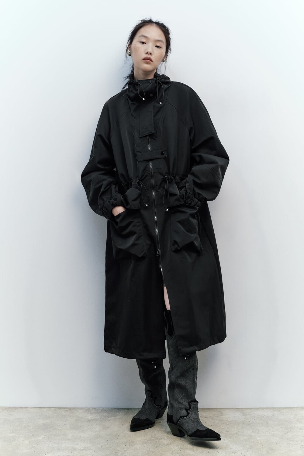 

Ковбойские ботинки на каблуке с вышивкой ZARA, черный