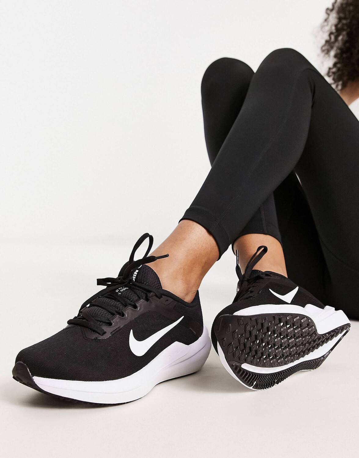 

Черные кроссовки Nike Running Air Winflo 10