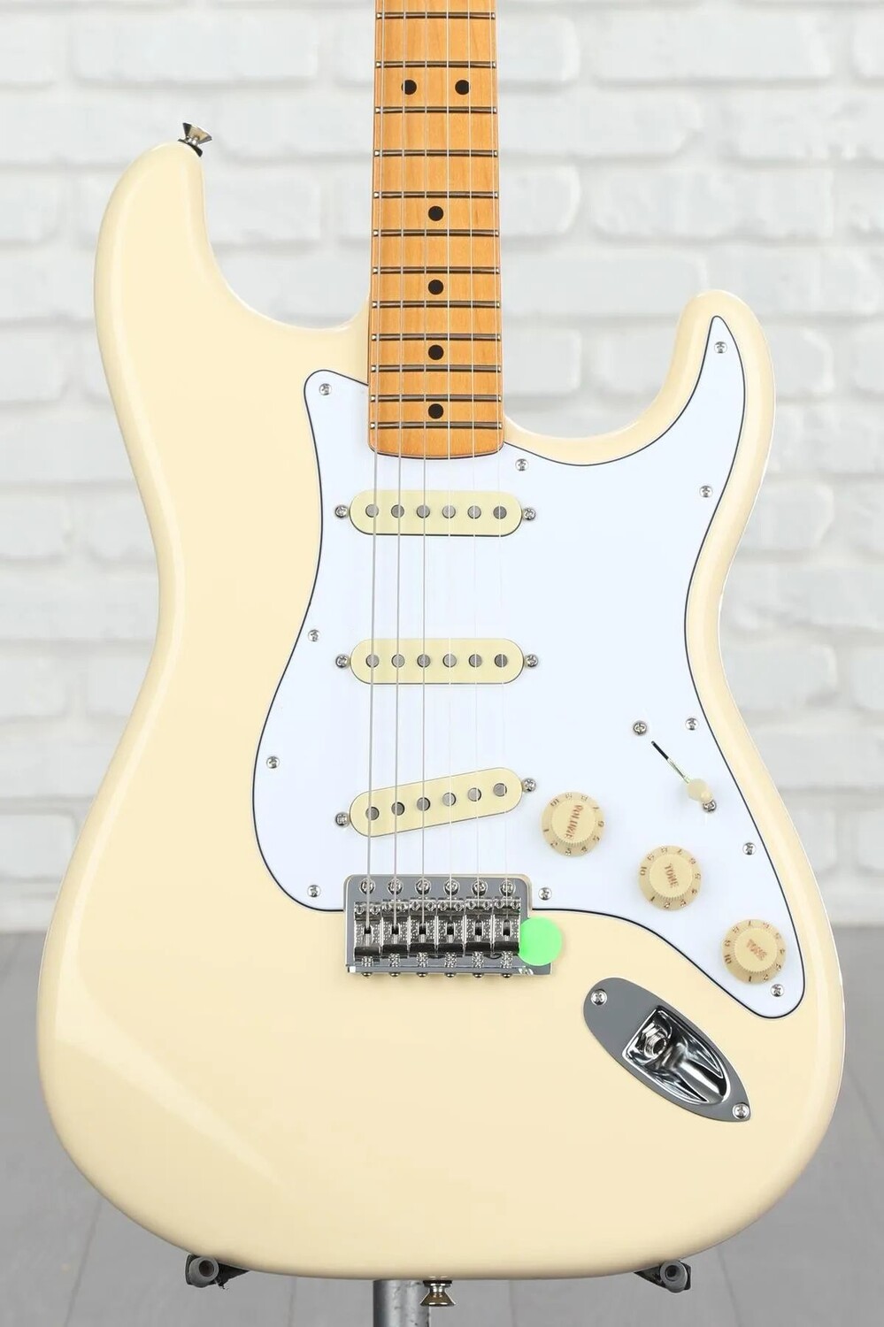 

Fender Jimi Hendrix Stratocaster — олимпийский белый цвет с кленовой накладкой на грифе