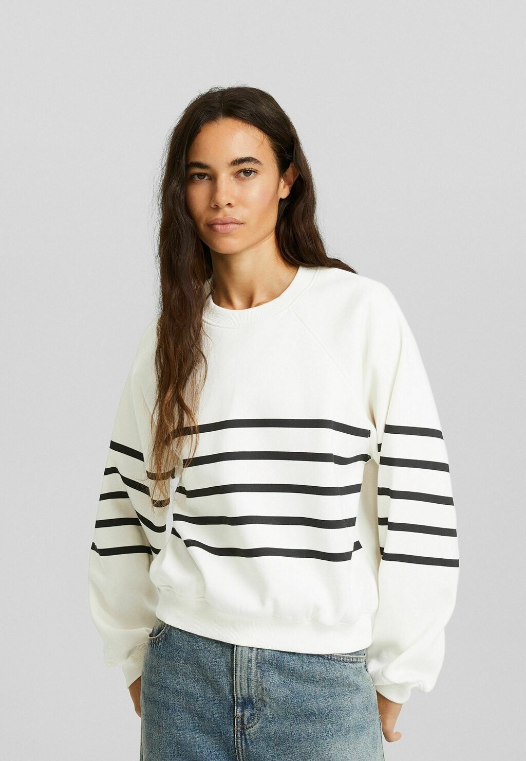 

Толстовка RAGLAN Bershka, цвет white