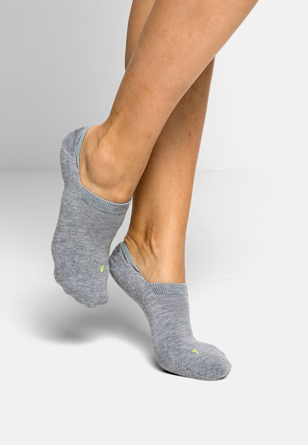 

Носки COOL KICK INVISIBLES UNISEX ANATOMICAL PLUSH SOLE FALKE, светло-серые