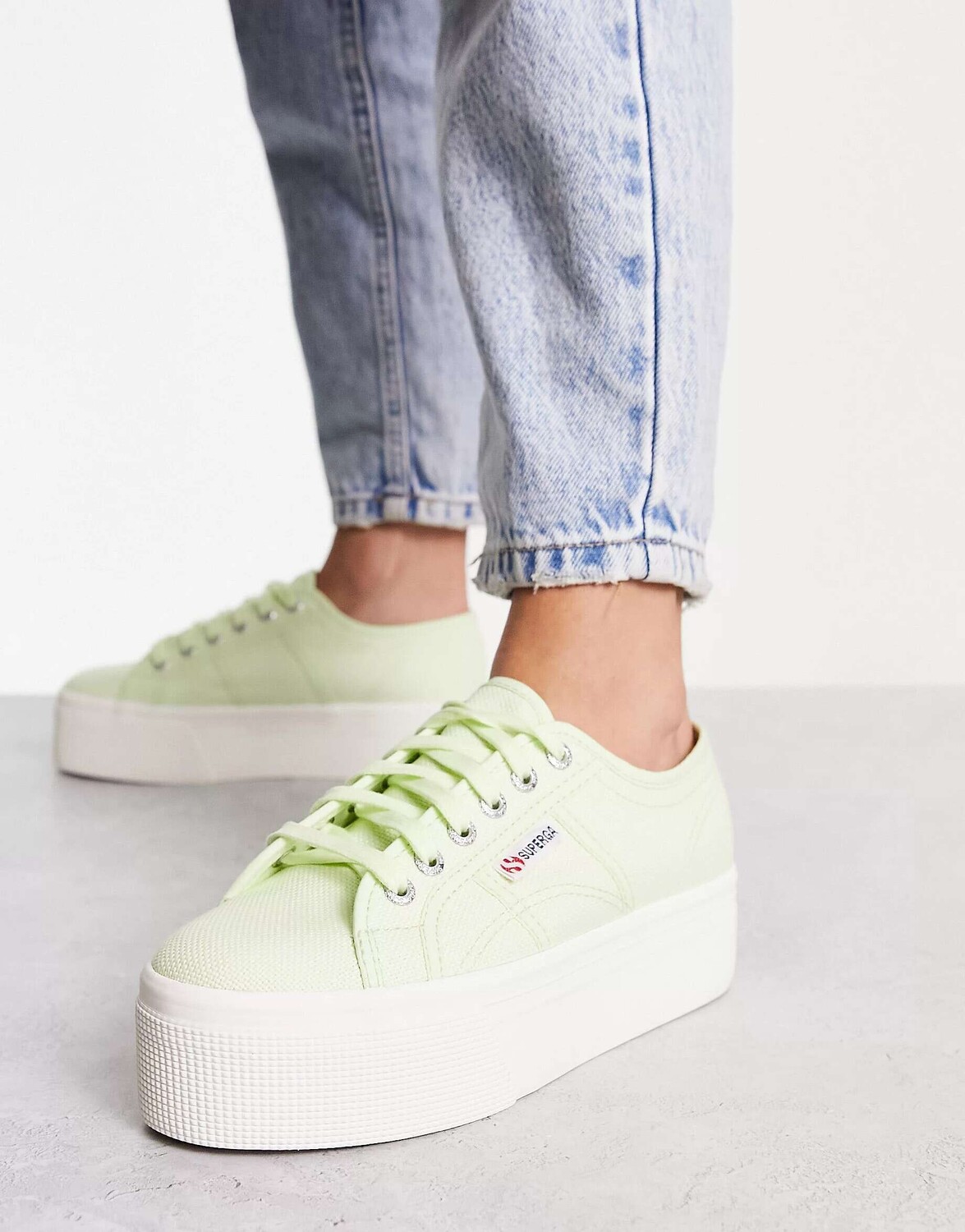 

Кроссовки на плоской платформе Superga 2790 зеленого цвета первоцвета, Зеленый