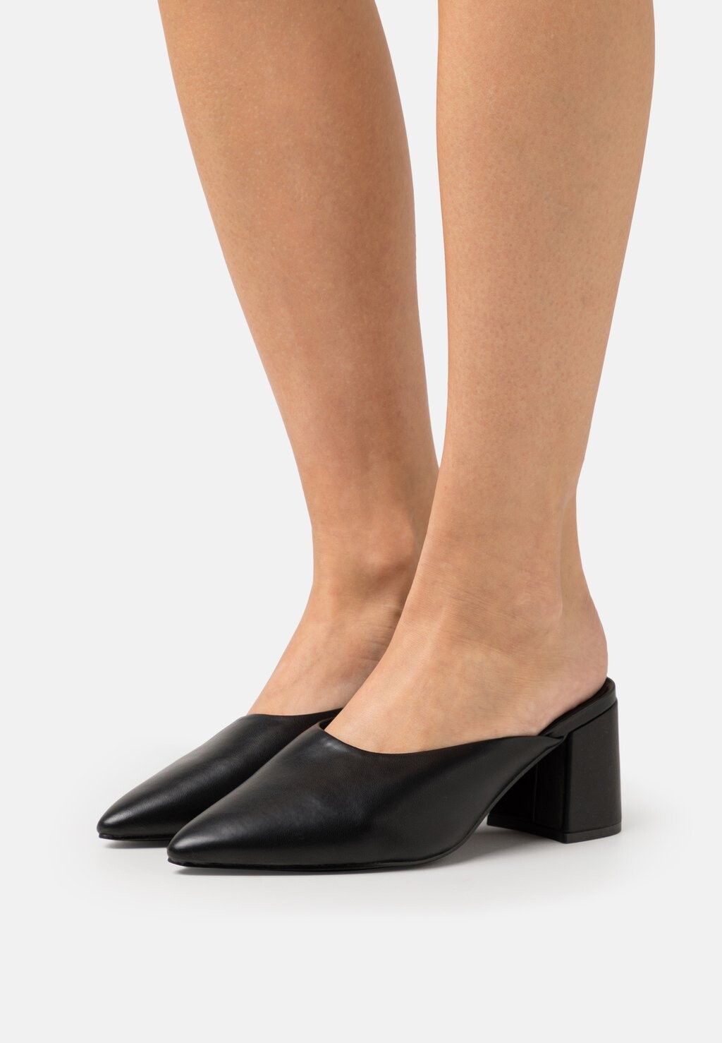 

Шлепанцы Vero Moda, черный