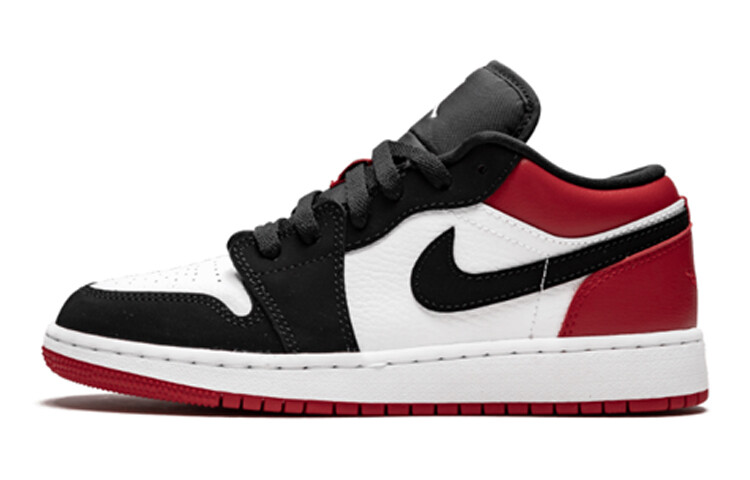 

Кроссовки Jordan 1 с низким черным носком