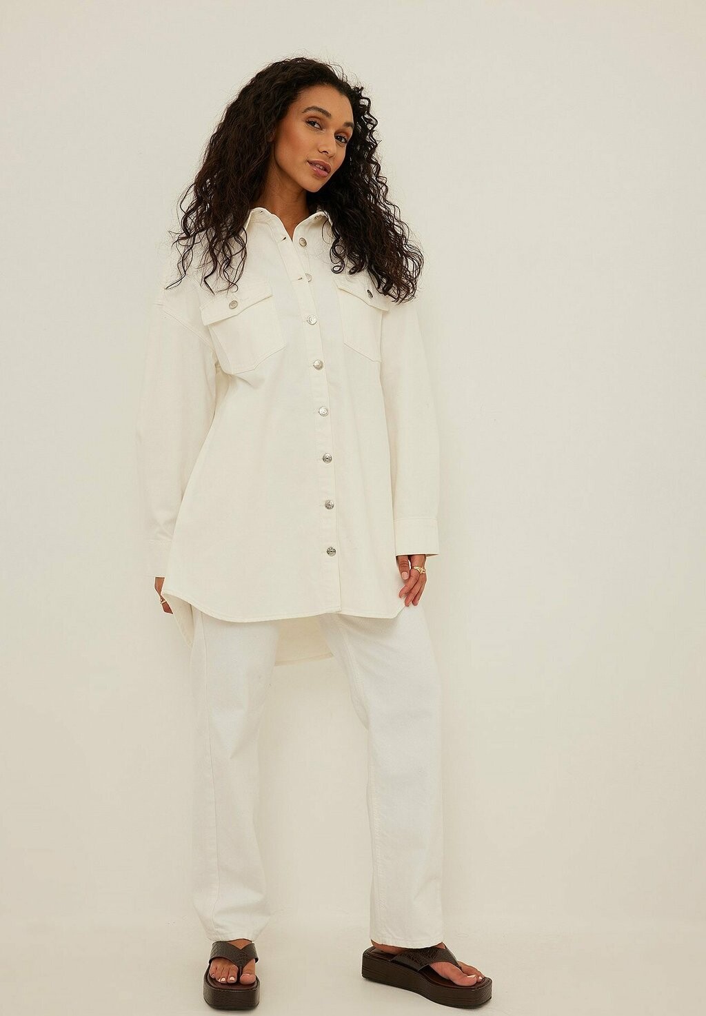 

Рубашка NA-KD Oversize, экрю