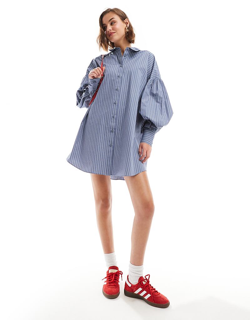

ASOS DESIGN – Синее платье-рубашка мини фасона бойфренда, с объемными рукавами и узкими манжетами, в полоску