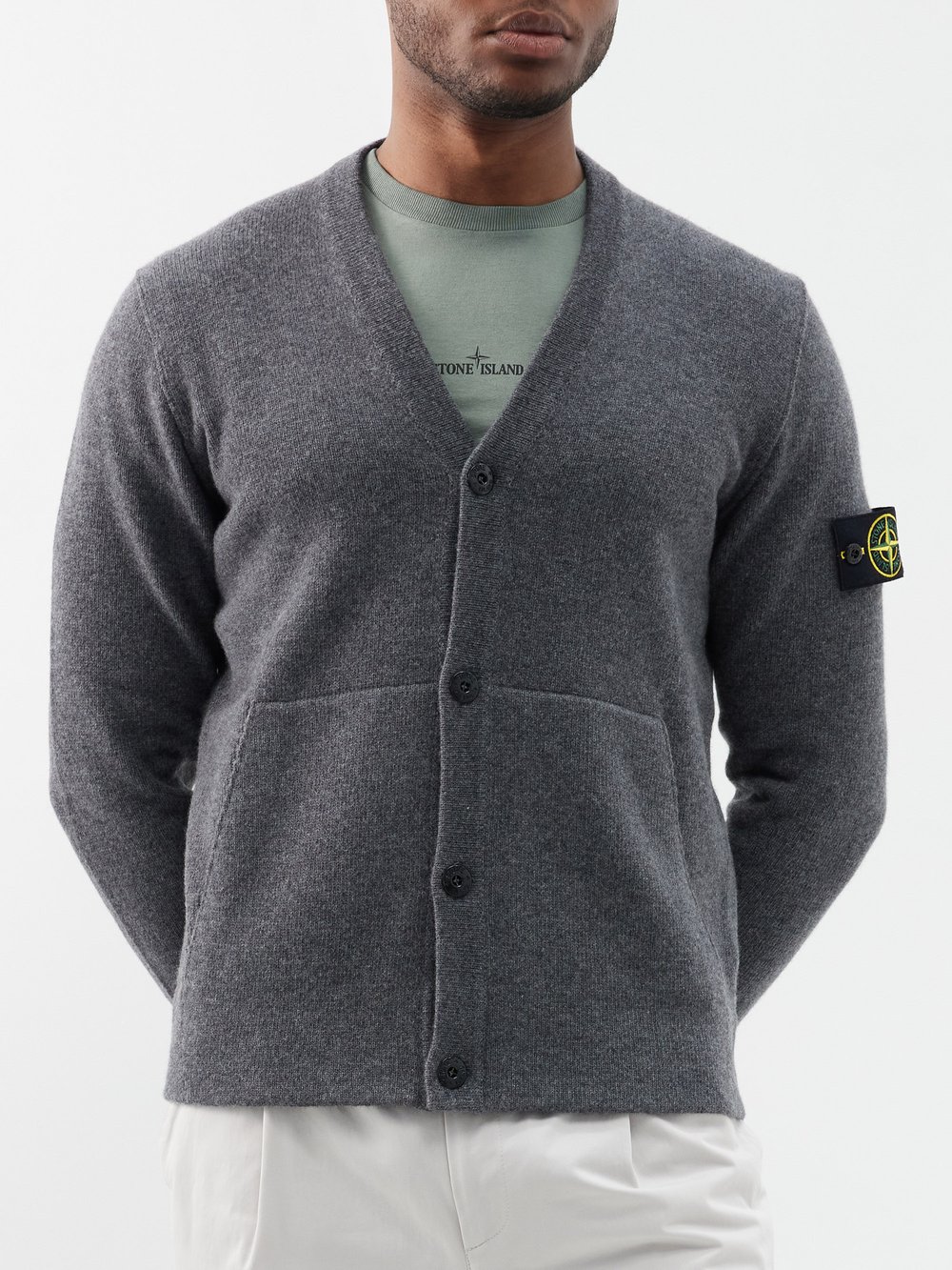 

Кардиган из натуральной шерсти с нашивкой-логотипом Stone Island, серый
