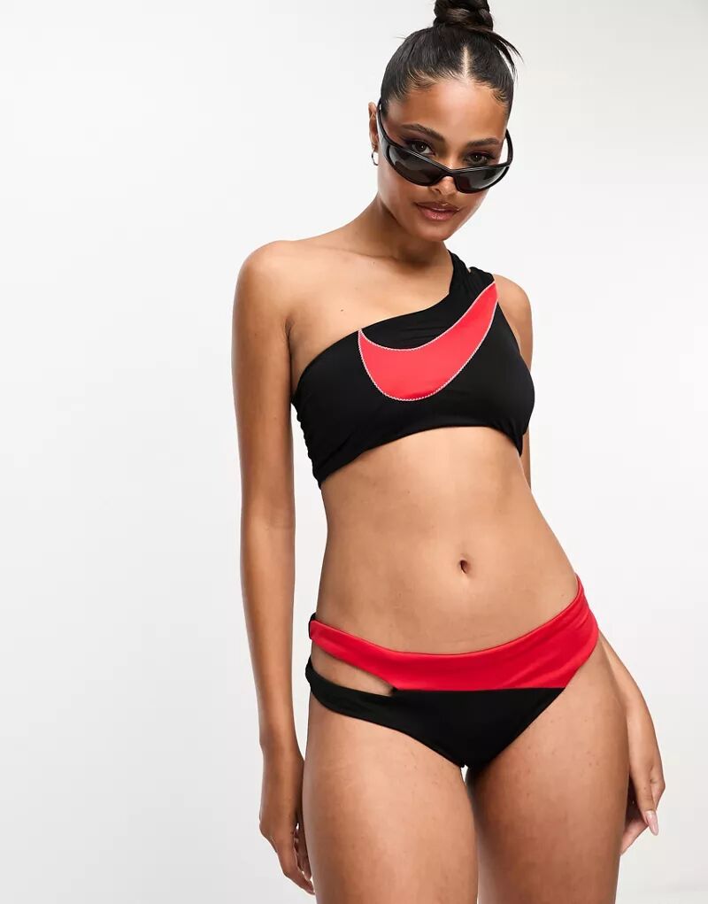 Черно-красные асимметричные плавки бикини Nike Swim Icon Sneakerkini