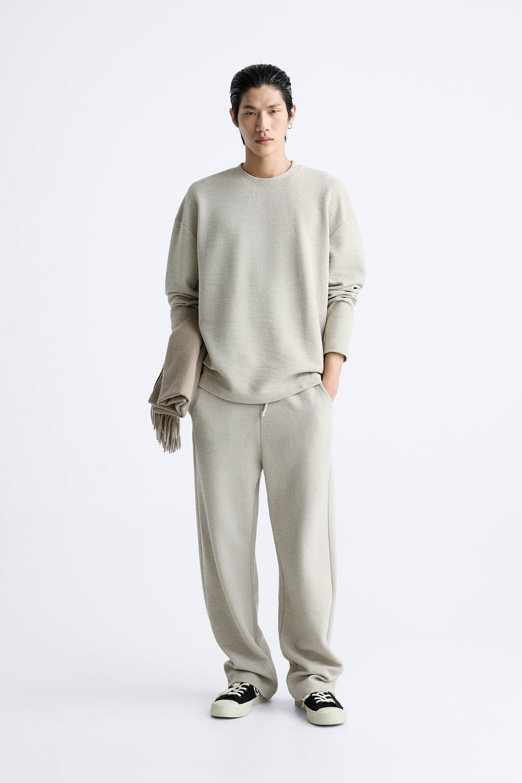 

Текстурированные брюки-джоггеры ZARA, серый
