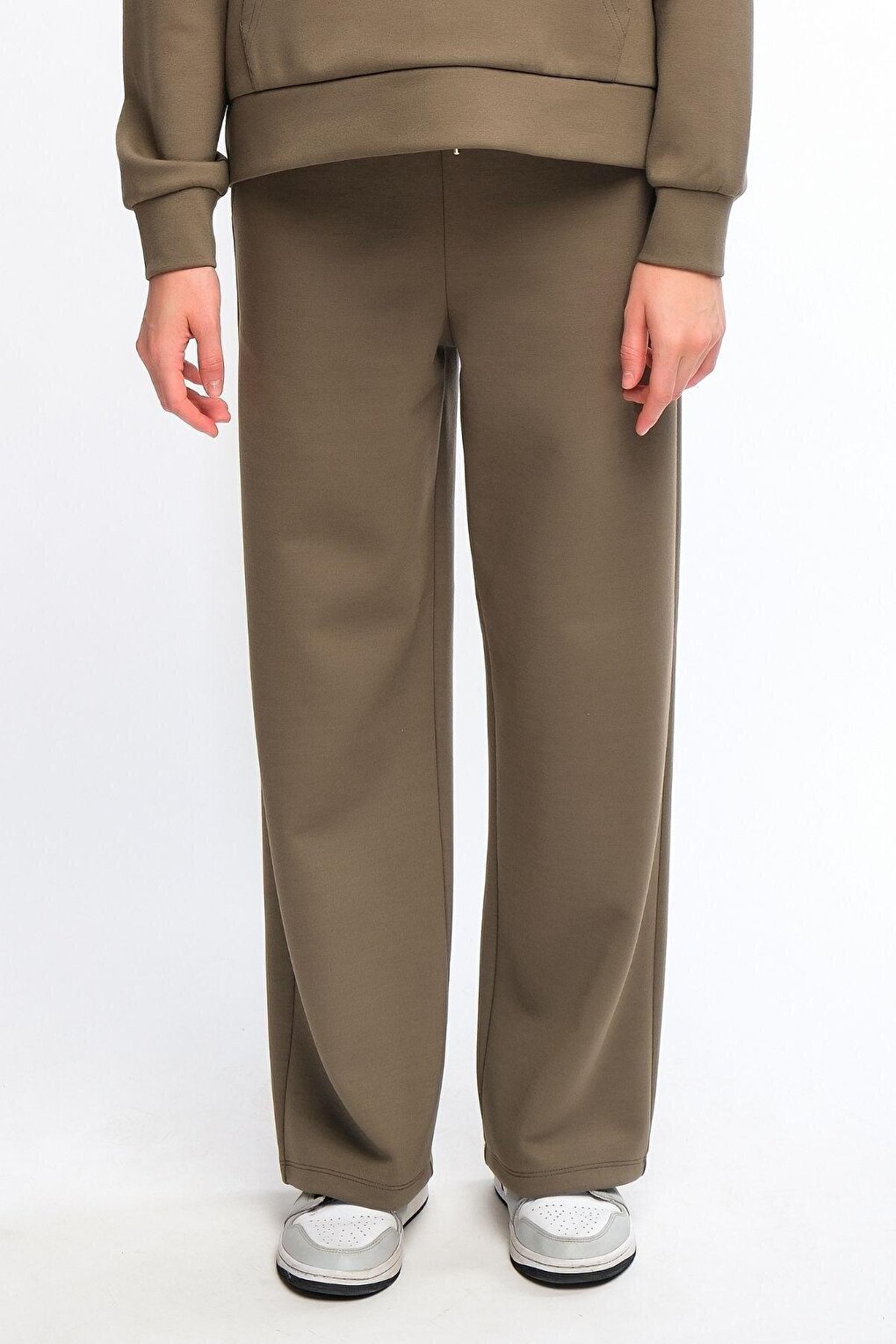 цена Женские широкие спортивные штаны цвета хаки Широкие брюки Chandraswear