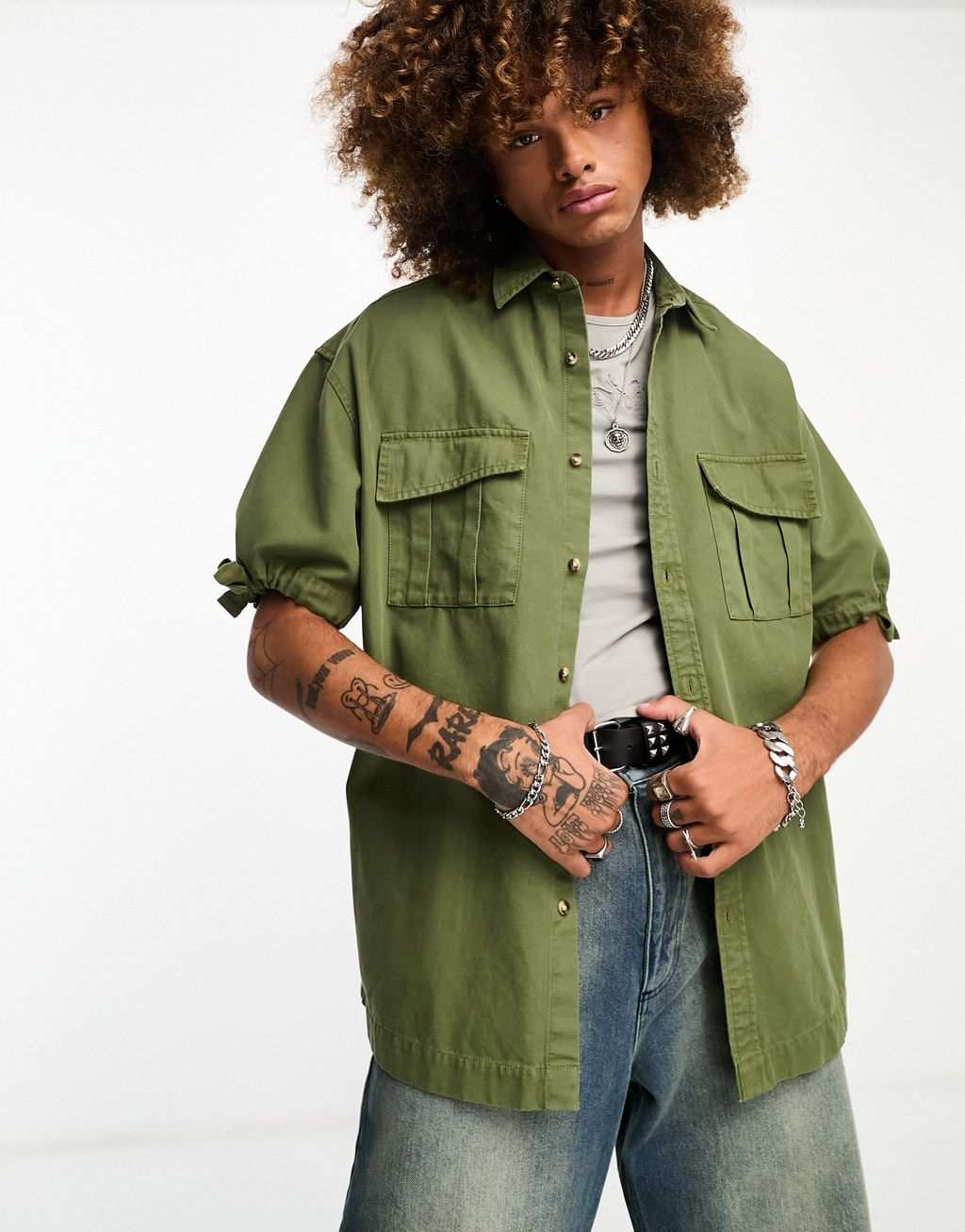 

Рубашка оверсайз с завязками на рукавах цвета хаки ASOS DESIGN