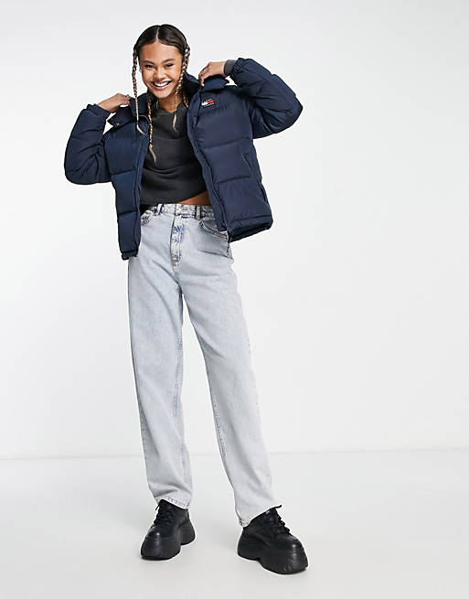 

Темно-синяя пуховик с капюшоном и наполнителем Tommy Jeans Alaska, Синий
