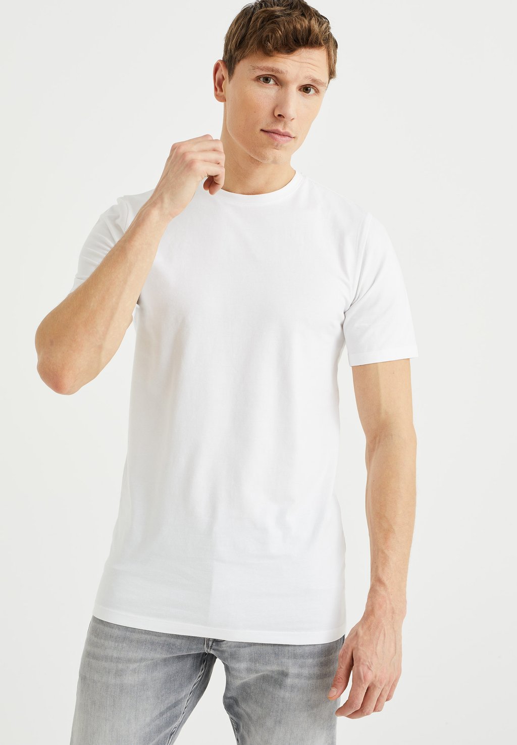 Базовая футболка 2 Пакета WE Fashion, белый