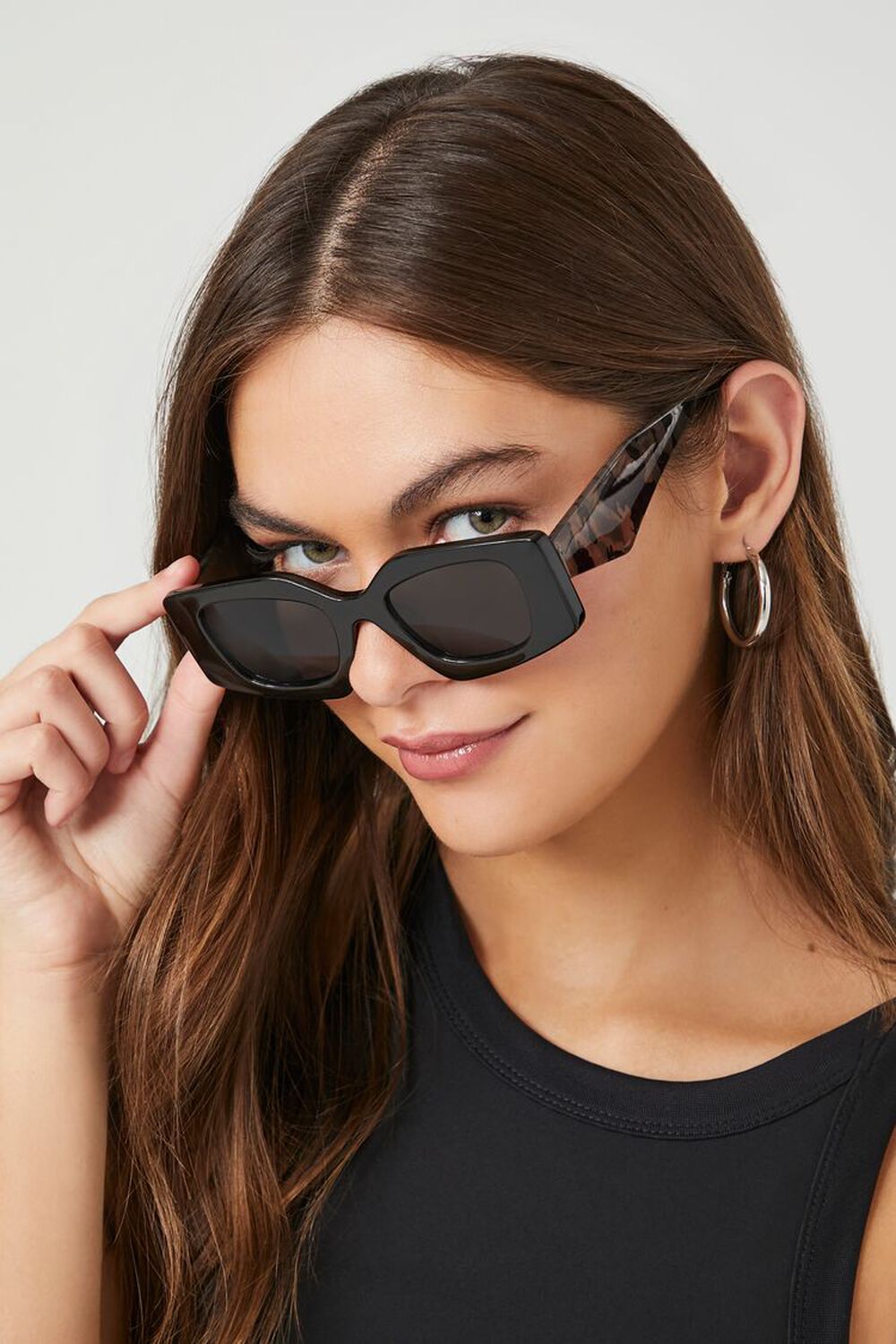 

Солнцезащитные очки с мраморным принтом Forever 21, черный