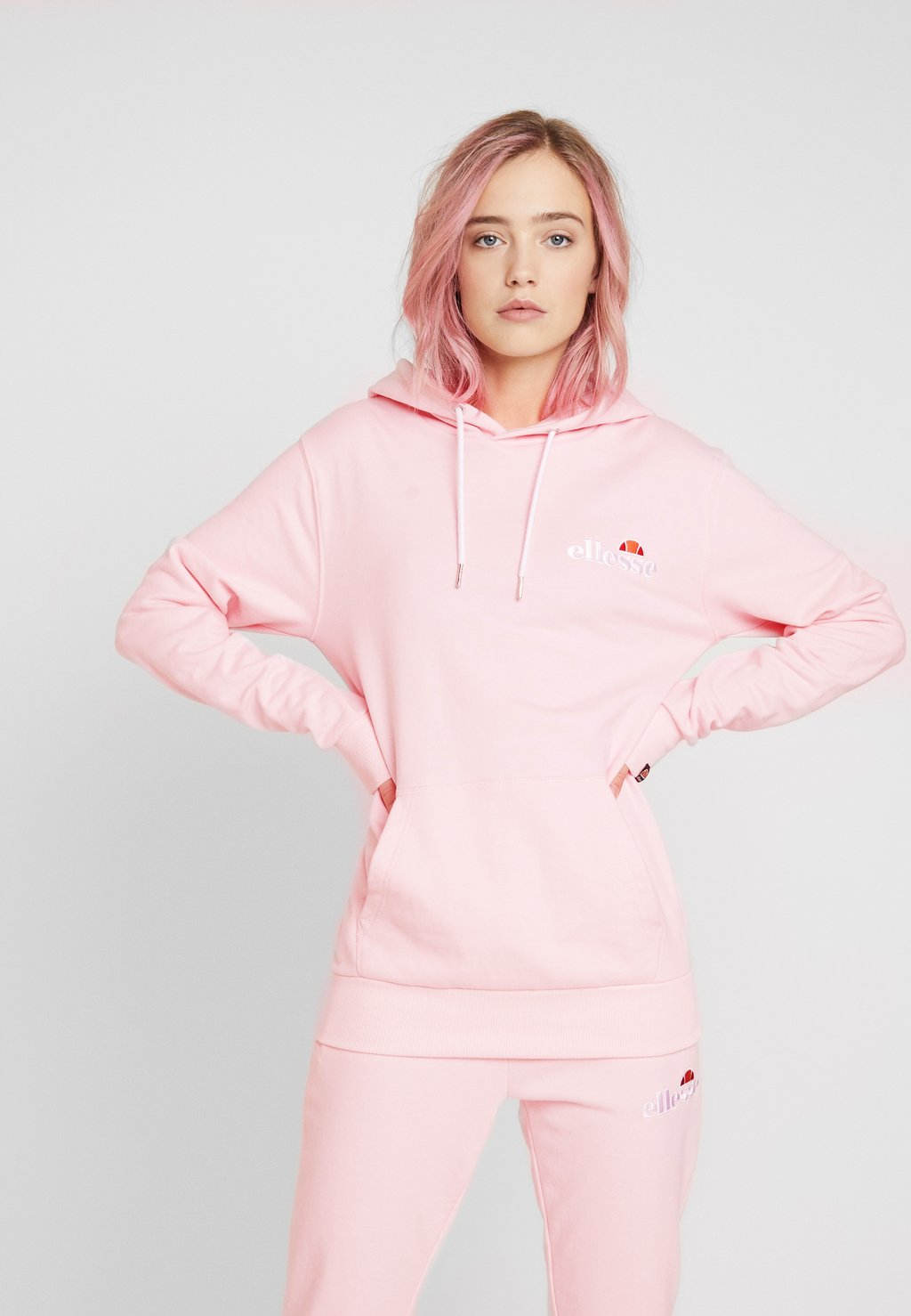 

Худи Ellesse, светло-розовый