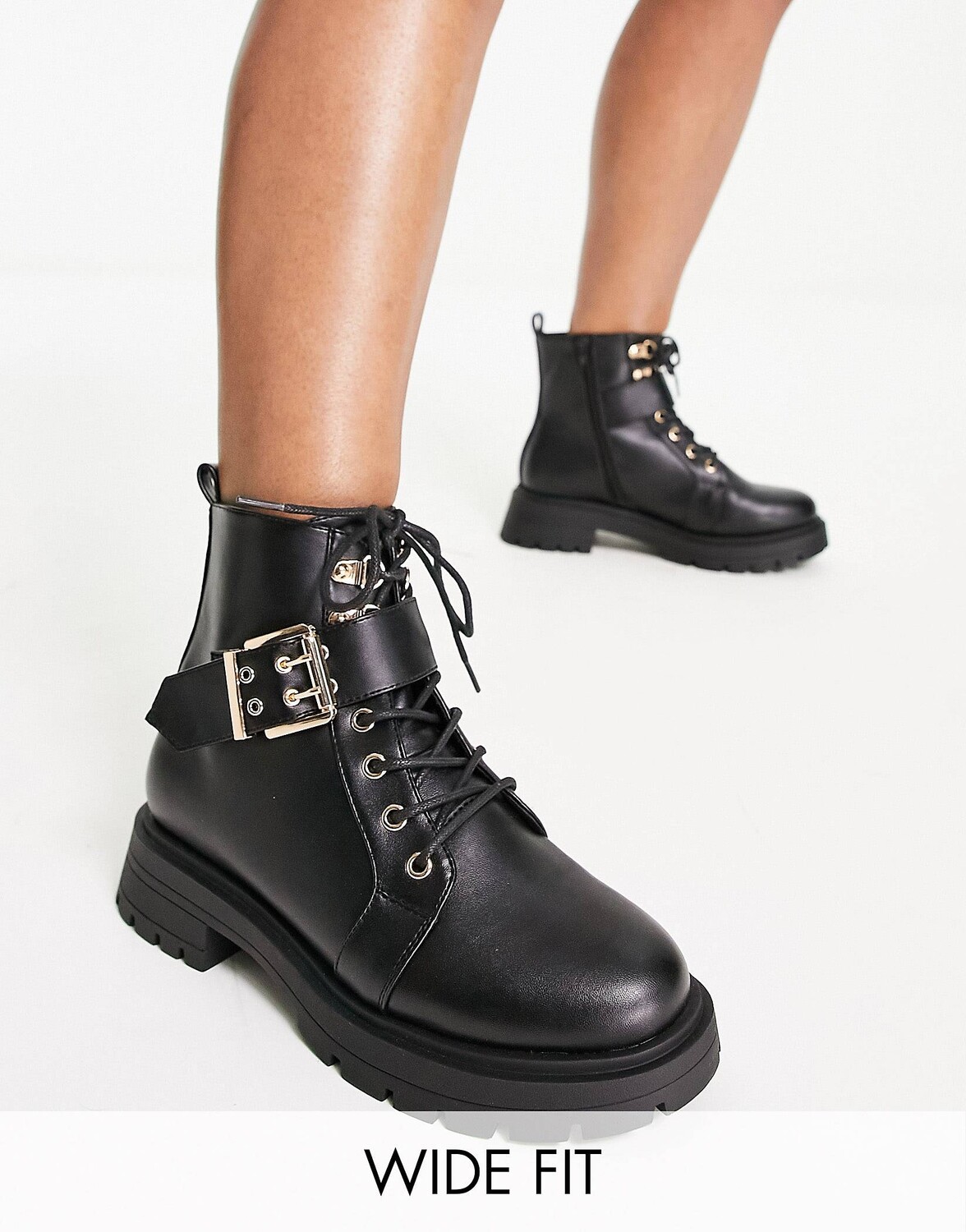 

Черные походные ботинки на шнуровке ASOS DESIGN Wide Fit April, Черный