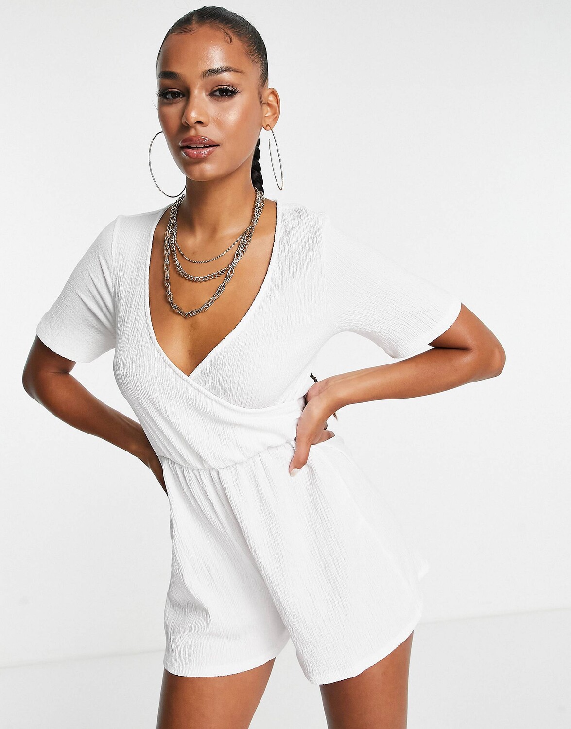 

Текстурированный пляжный комбинезон ASOS DESIGN, белый