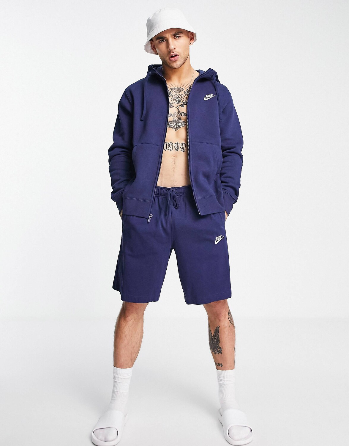

Темно-синие шорты Nike Club