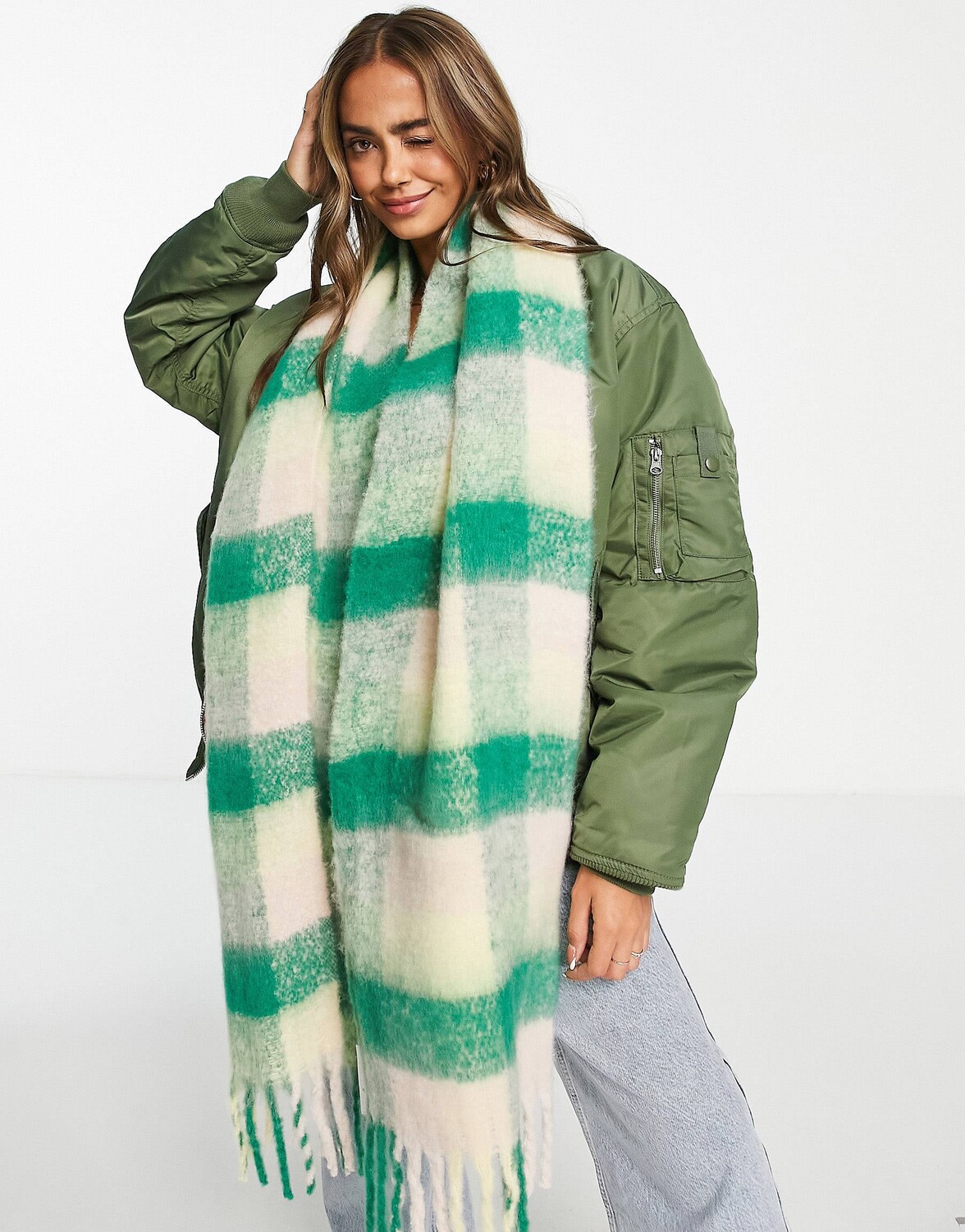 

Зеленый шарф в клетку Miss Selfridge