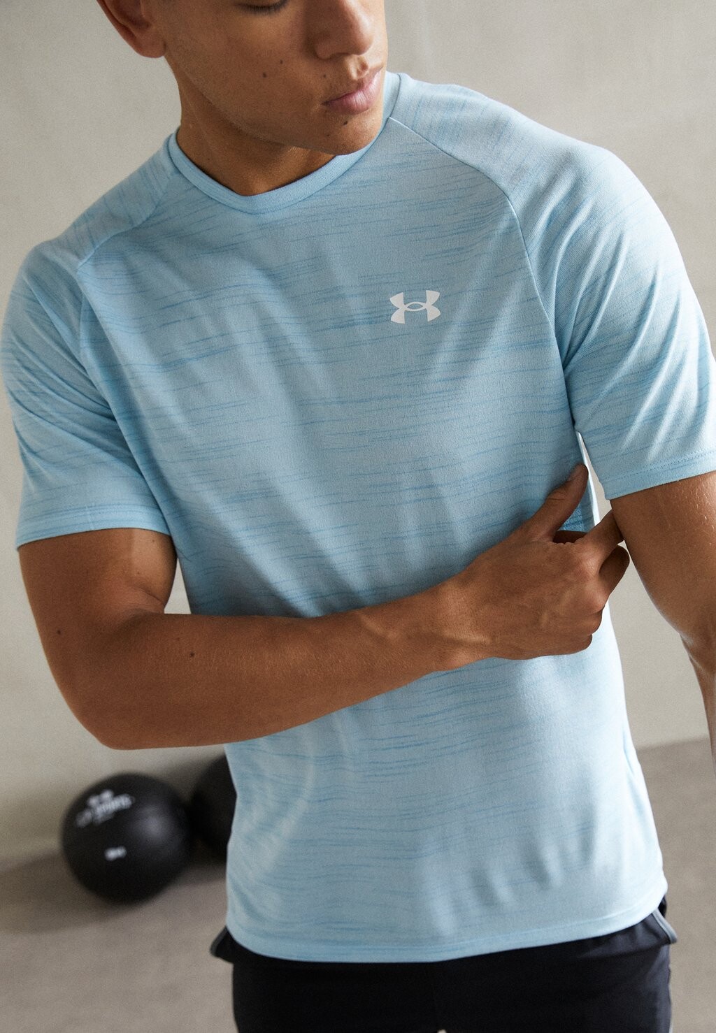 

Спортивная футболка TECH 2.0 TEE CORE Under Armour, метель/белый