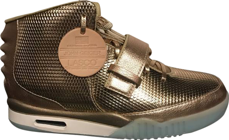 Лимитированные кроссовки Nike John Geiger x LASCO x Air Yeezy 2 'Golden Child', золотой