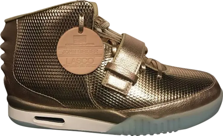 Лимитированные кроссовки Nike John Geiger x LASCO x Air Yeezy 2 'Golden Child', золотой