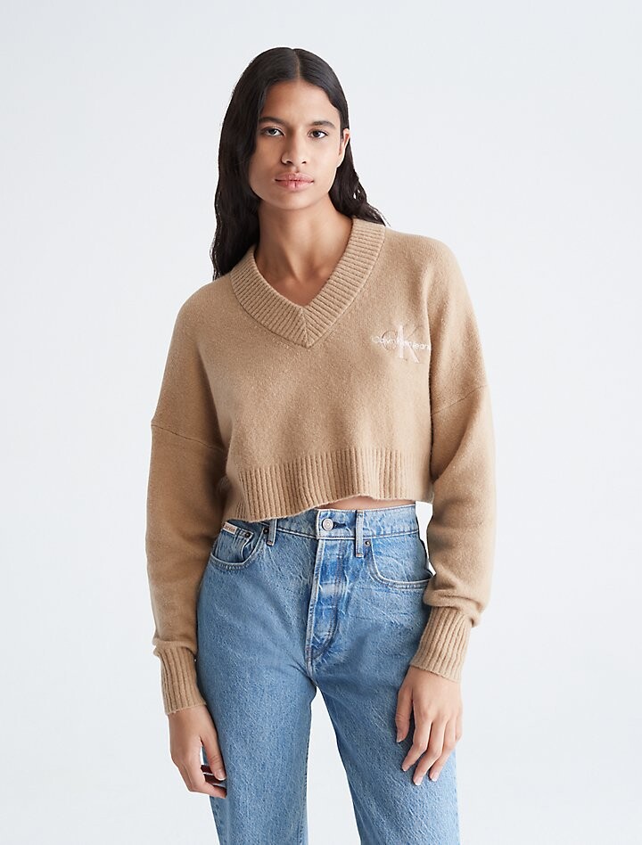 

Укороченный свитер с v-образным вырезом Calvin Klein