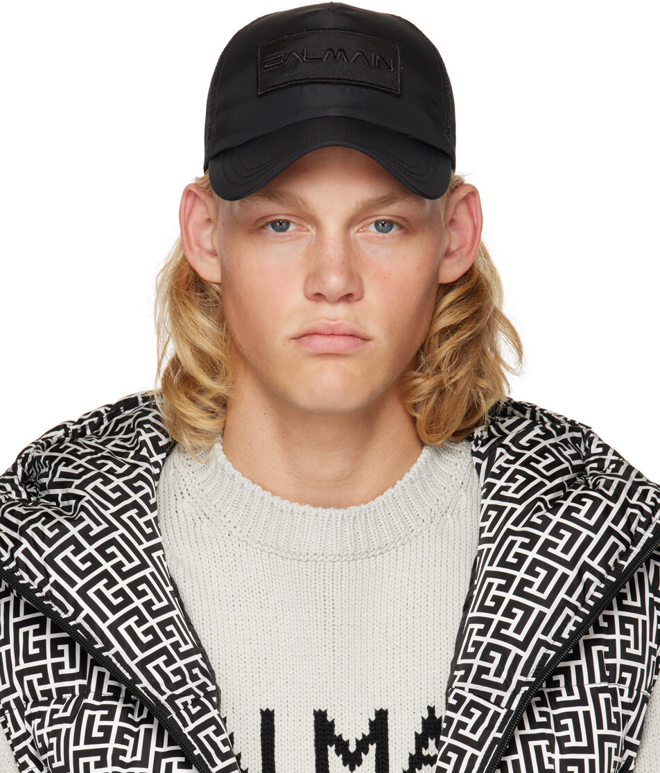 

Черная нашивка Balmain