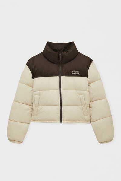 

Короткая пуховая куртка PULL&BEAR