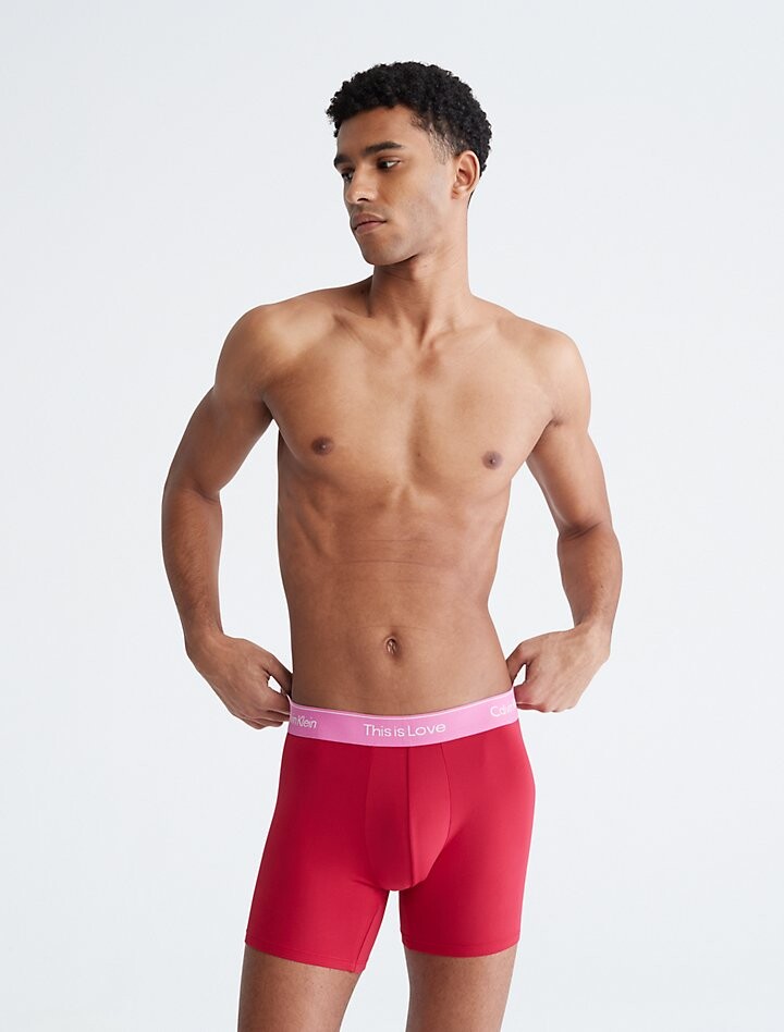 

Тональные трусы-боксеры Pride This Is Love Calvin Klein, красный