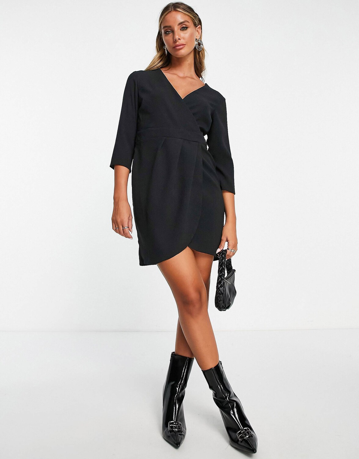 

Черное мини-платье с юбкой с запахом ASOS DESIGN, Черный